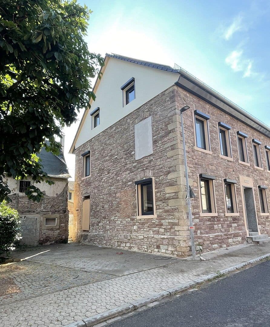 Prodej domu 294 m², pozemek 343 m², Heimweiler, Porýní-Falc Prodej domu 294 m², pozemek 343 m², Heimweiler, Porýní-Falc