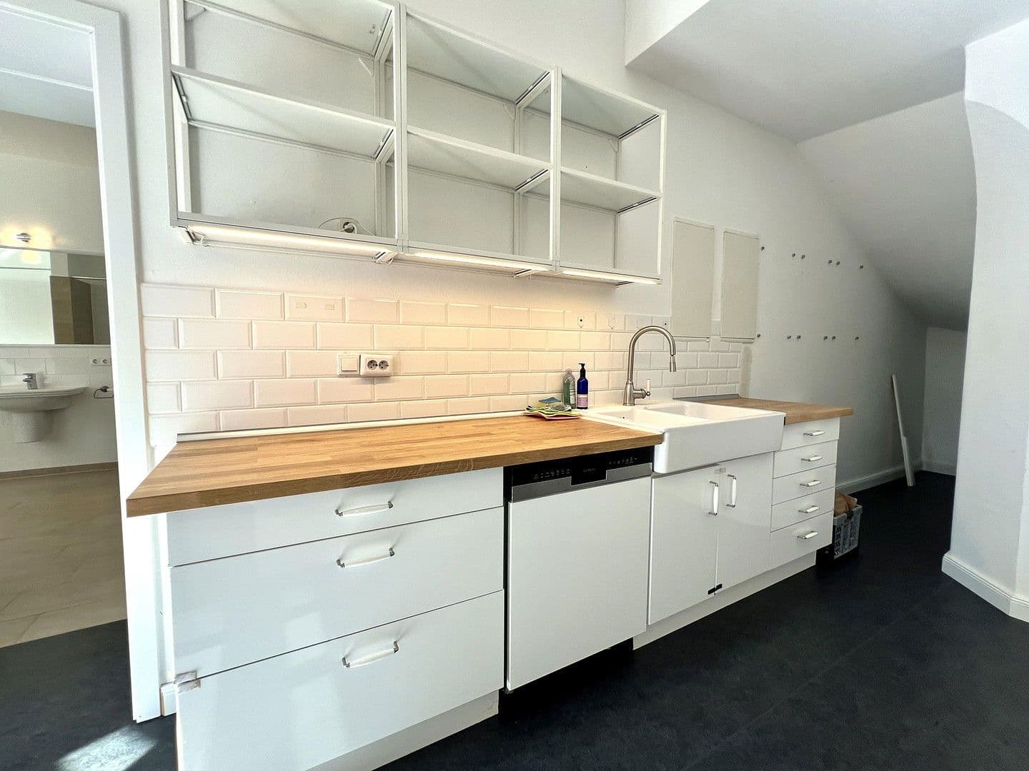 Prodej bytu 6+1 219 m², Berlin, Berlín Prodej bytu 6+1 219 m², Berlin, Berlín