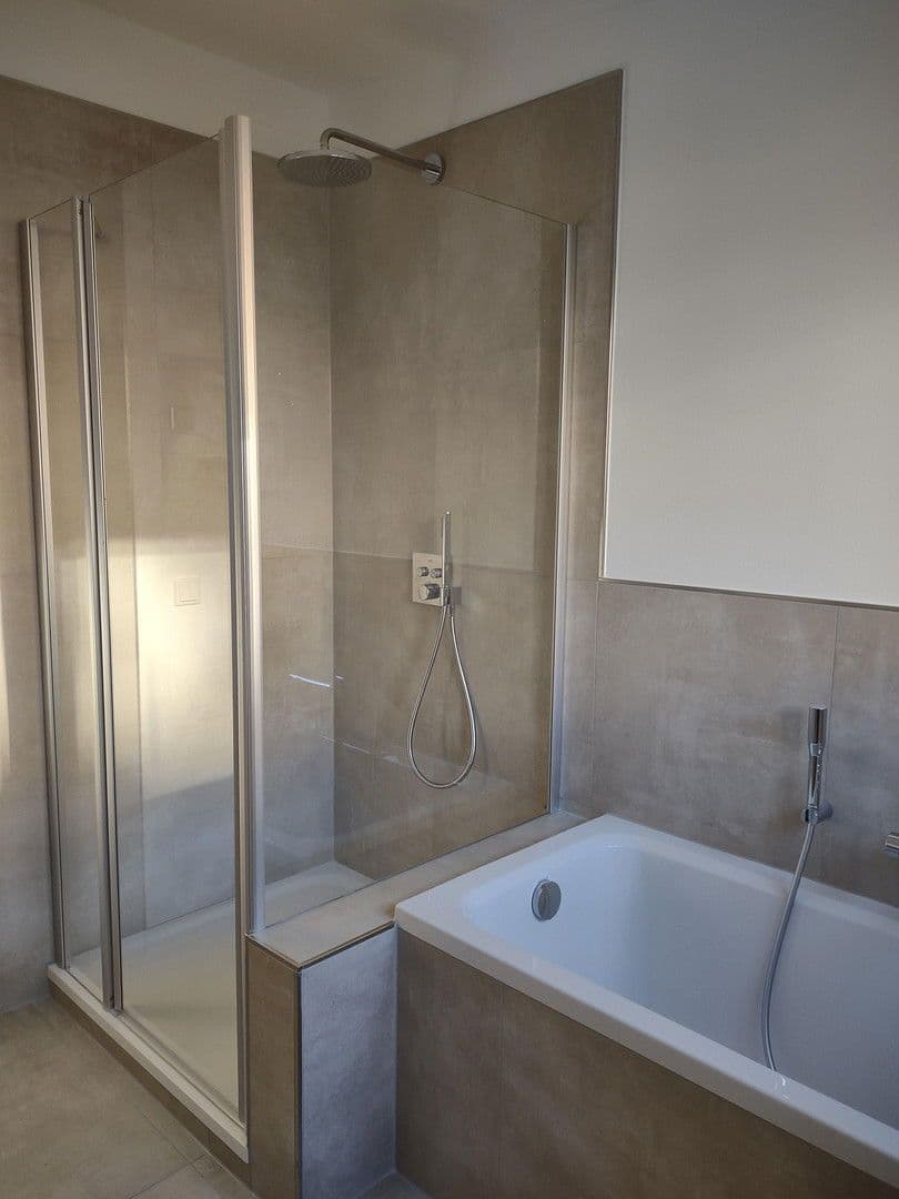 Prodej bytu 3+1 115 m², Halle, Sasko-Anhaltsko Prodej bytu 3+1 115 m², Halle, Sasko-Anhaltsko