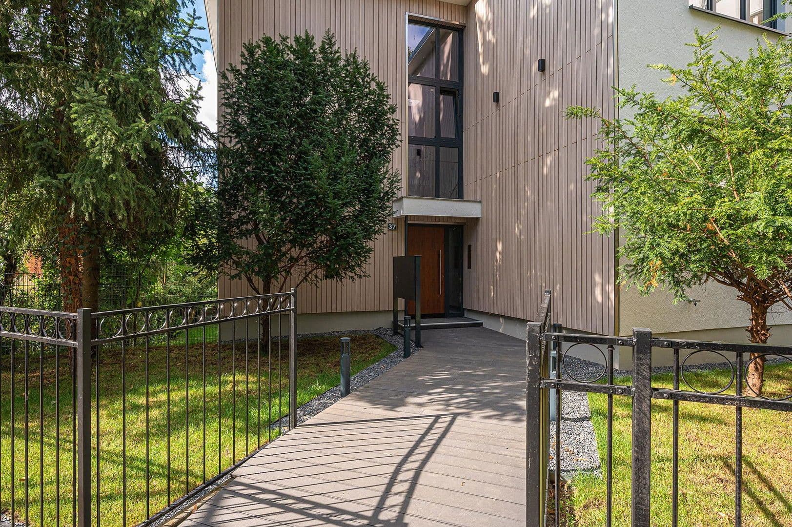 Prodej bytu 2+1 62 m², Leydenallee 37, Berlin, Berlín Prodej bytu 2+1 62 m², Leydenallee 37, Berlin, Berlín