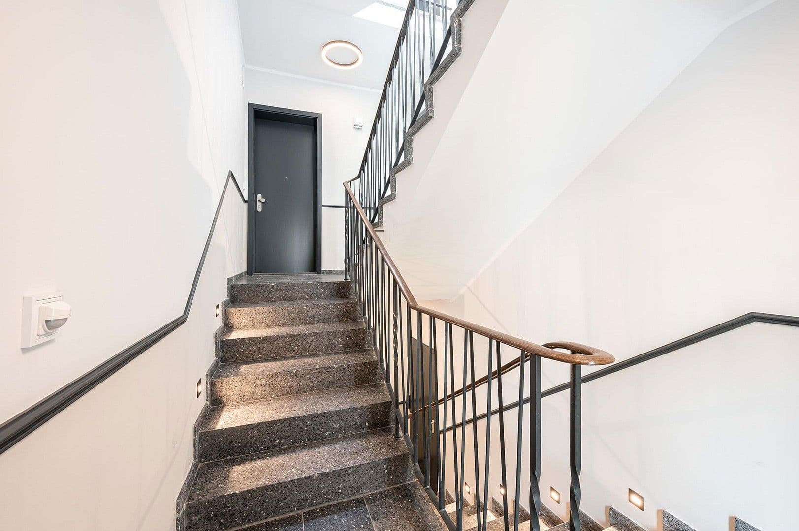 Prodej bytu 2+1 62 m², Leydenallee 37, Berlin, Berlín Prodej bytu 2+1 62 m², Leydenallee 37, Berlin, Berlín