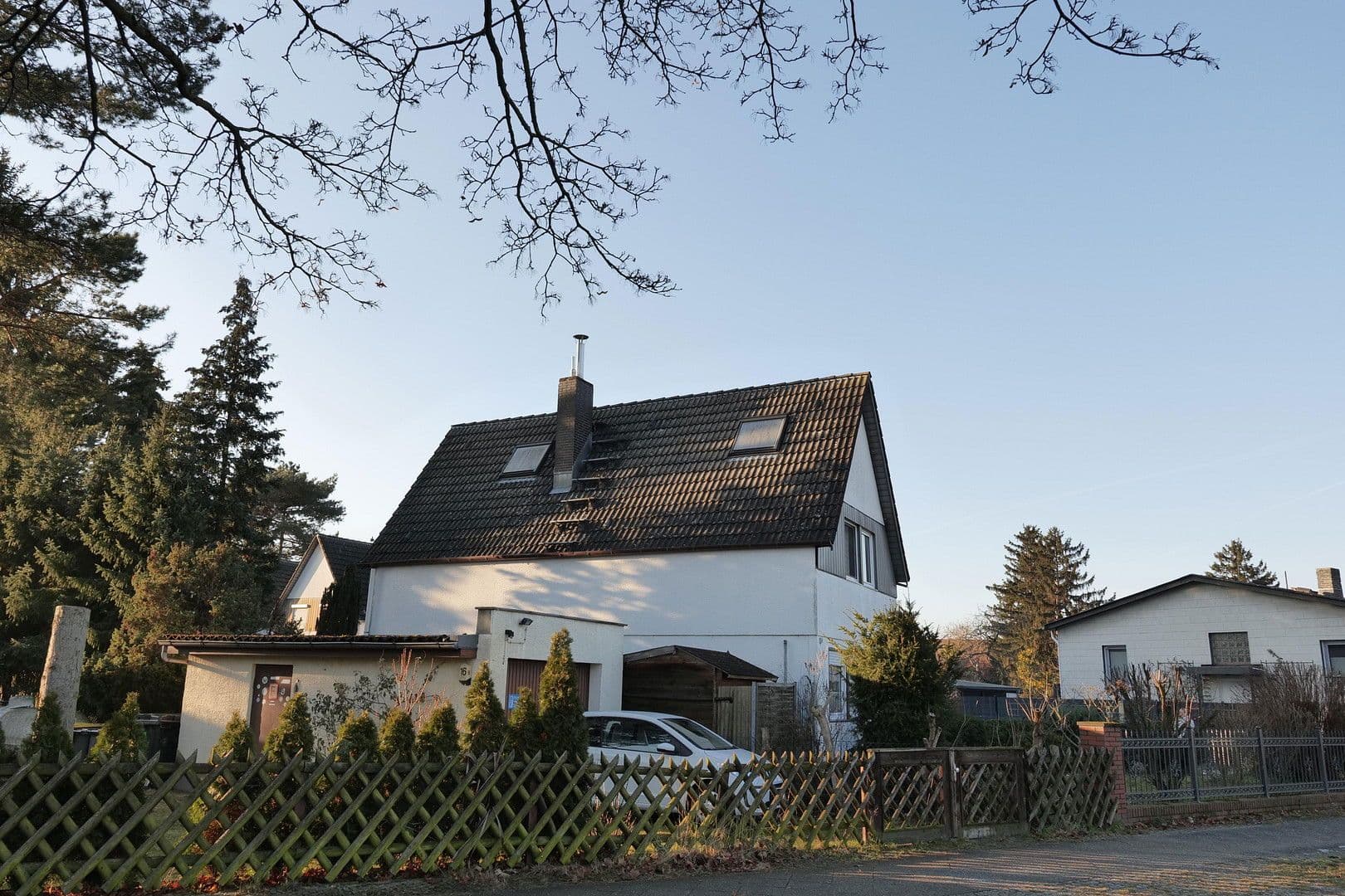 Prodej domu 120 m², pozemek 341 m², Krokusstraße 14, Berlin-Rudow, Berlín Prodej domu 120 m², pozemek 341 m², Krokusstraße 14, Berlin-Rudow, Berlín