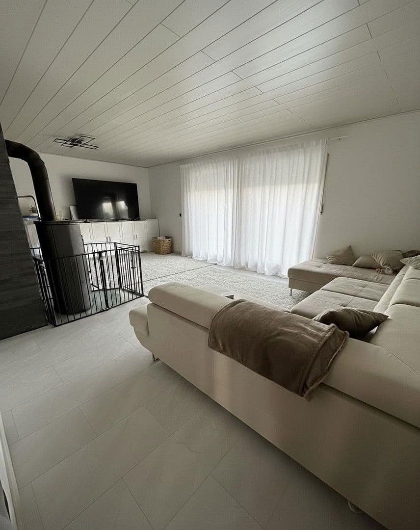 Prodej domu 170 m², pozemek 806 m², Wehingen, Bádensko-Württembersko Prodej domu 170 m², pozemek 806 m², Wehingen, Bádensko-Württembersko