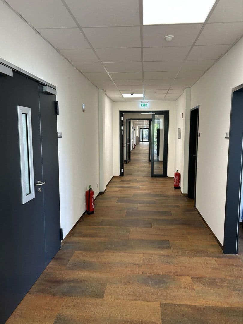 Pronájem kanceláře 742 m², Jena, Durynsko Pronájem kanceláře 742 m², Jena, Durynsko