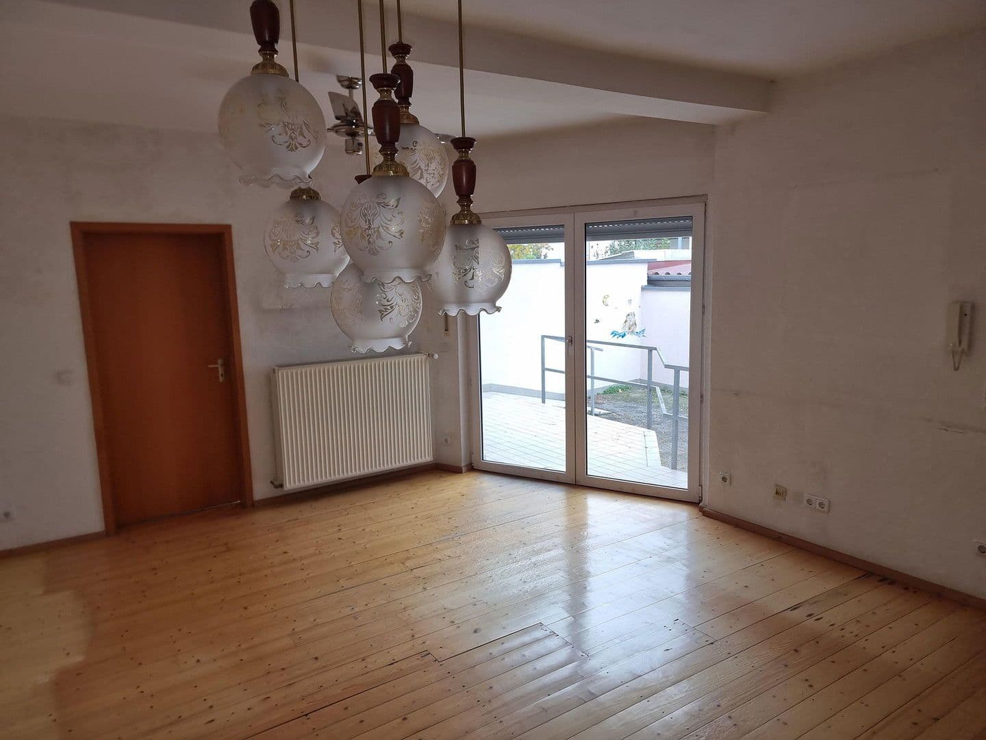 Prodej domu 110 m², pozemek 133 m², Friedrichstraße 44, Mainz-Kostheim, Hessen Prodej domu 110 m², pozemek 133 m², Friedrichstraße 44, Mainz-Kostheim, Hessen