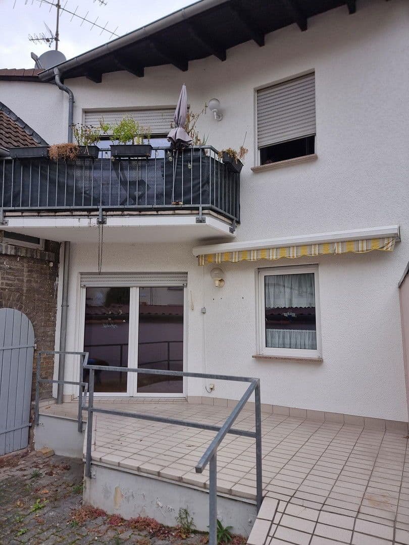 Prodej domu 110 m², pozemek 133 m², Friedrichstraße 44, Mainz-Kostheim, Hessen Prodej domu 110 m², pozemek 133 m², Friedrichstraße 44, Mainz-Kostheim, Hessen