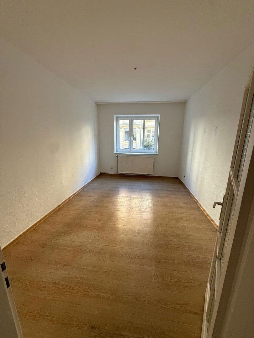 Pronájem bytu 3+1 78 m², Zwinglistr.6, Hannover, Dolní Sasko Pronájem bytu 3+1 78 m², Zwinglistr.6, Hannover, Dolní Sasko