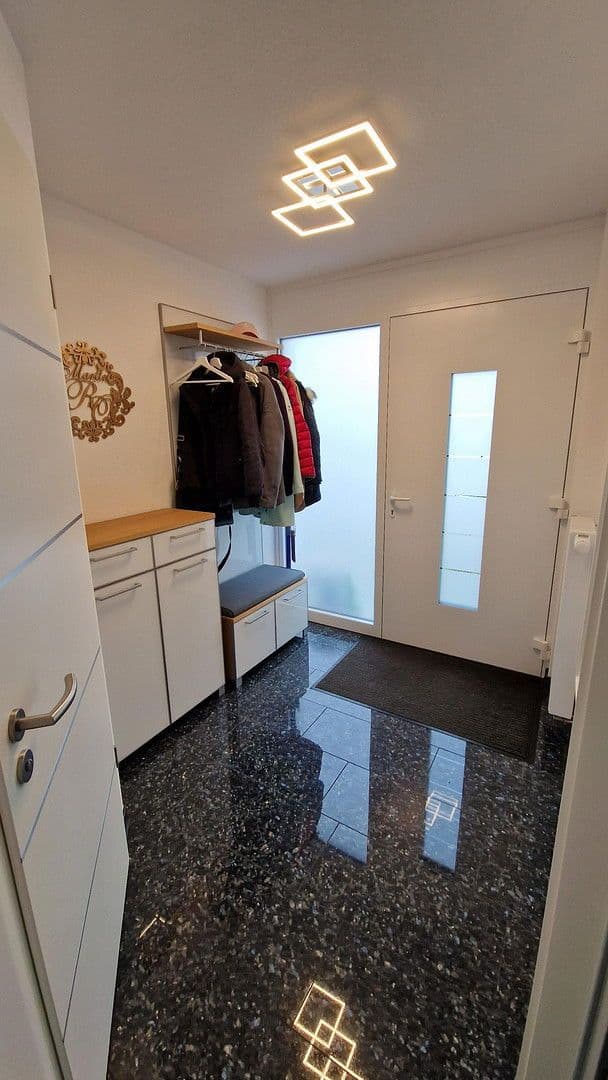 Prodej domu 136 m², pozemek 203 m², Holderweg 28, Nürtingen, Bádensko-Württembersko Prodej domu 136 m², pozemek 203 m², Holderweg 28, Nürtingen, Bádensko-Württembersko