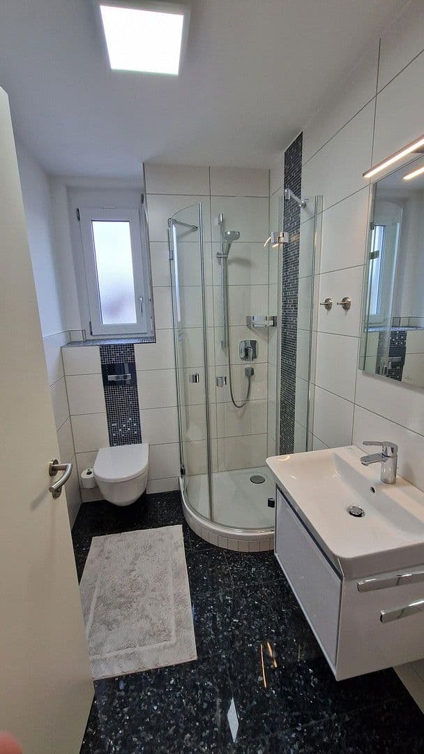 Prodej domu 136 m², pozemek 203 m², Holderweg 28, Nürtingen, Bádensko-Württembersko Prodej domu 136 m², pozemek 203 m², Holderweg 28, Nürtingen, Bádensko-Württembersko