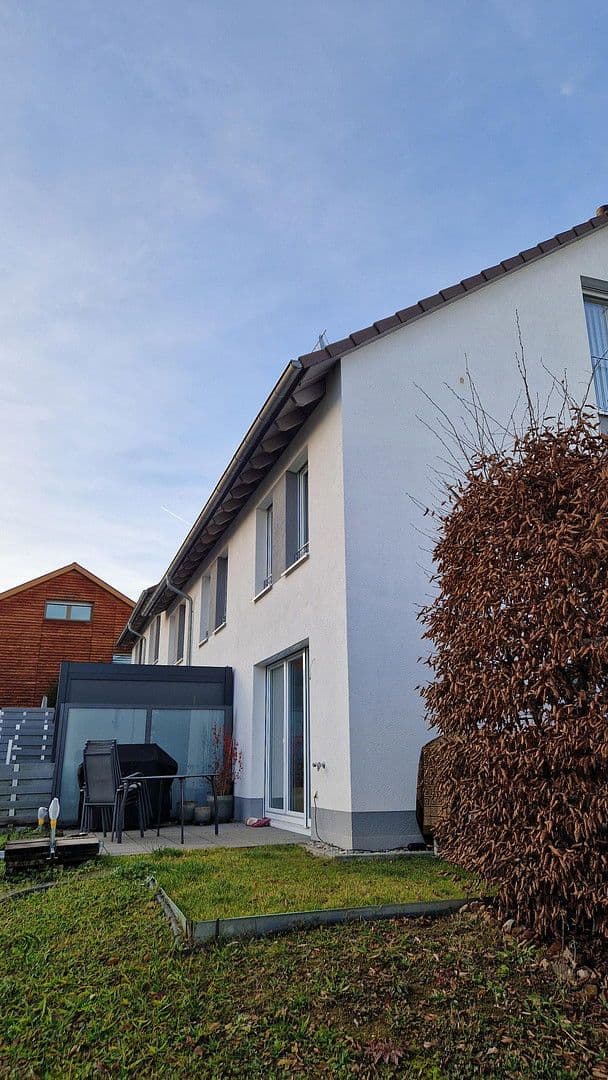 Prodej domu 136 m², pozemek 203 m², Holderweg 28, Nürtingen, Bádensko-Württembersko Prodej domu 136 m², pozemek 203 m², Holderweg 28, Nürtingen, Bádensko-Württembersko