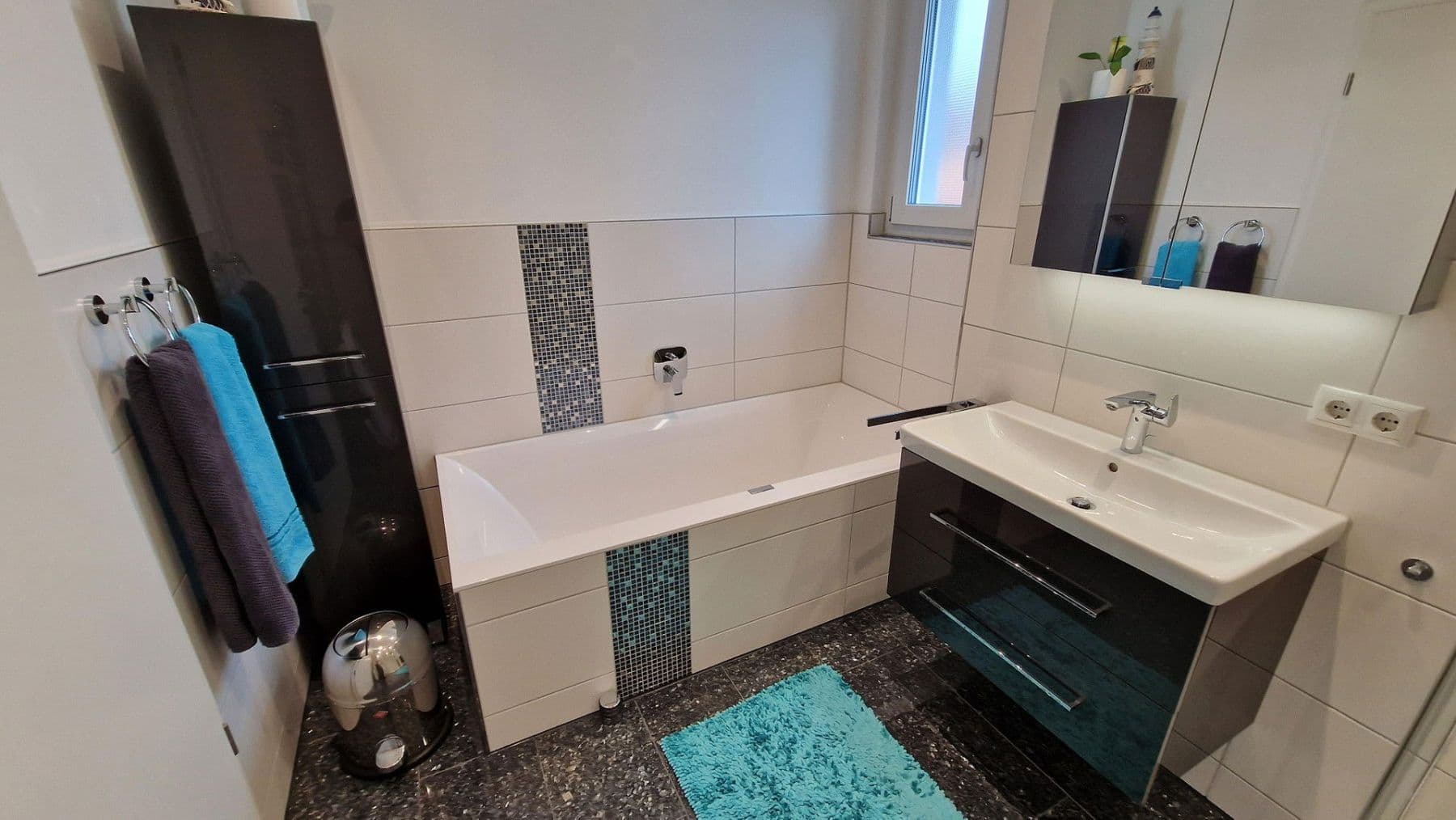 Prodej domu 136 m², pozemek 203 m², Holderweg 28, Nürtingen, Bádensko-Württembersko Prodej domu 136 m², pozemek 203 m², Holderweg 28, Nürtingen, Bádensko-Württembersko