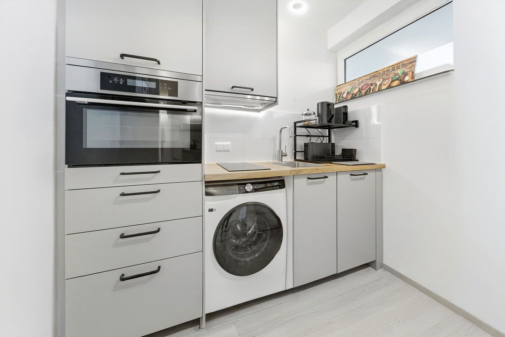 Pronájem bytu 1+1 37 m², Klapheckstraße 2, Düsseldorf - Stockum, Severní Porýní-Vestfálsko Pronájem bytu 1+1 37 m², Klapheckstraße 2, Düsseldorf - Stockum, Severní Porýní-Vestfálsko