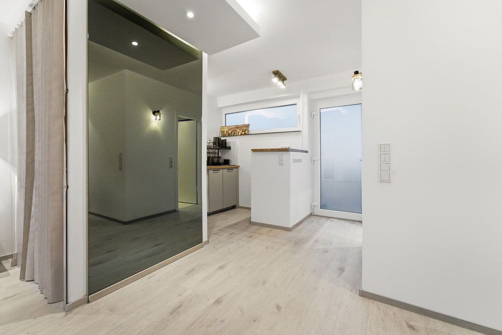 Pronájem bytu 1+1 37 m², Klapheckstraße 2, Düsseldorf - Stockum, Severní Porýní-Vestfálsko Pronájem bytu 1+1 37 m², Klapheckstraße 2, Düsseldorf - Stockum, Severní Porýní-Vestfálsko