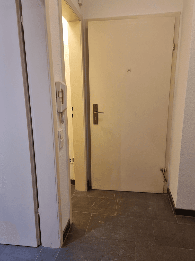 Pronájem bytu 1+1 35 m², Düsseldorf, Severní Porýní-Vestfálsko Pronájem bytu 1+1 35 m², Düsseldorf, Severní Porýní-Vestfálsko