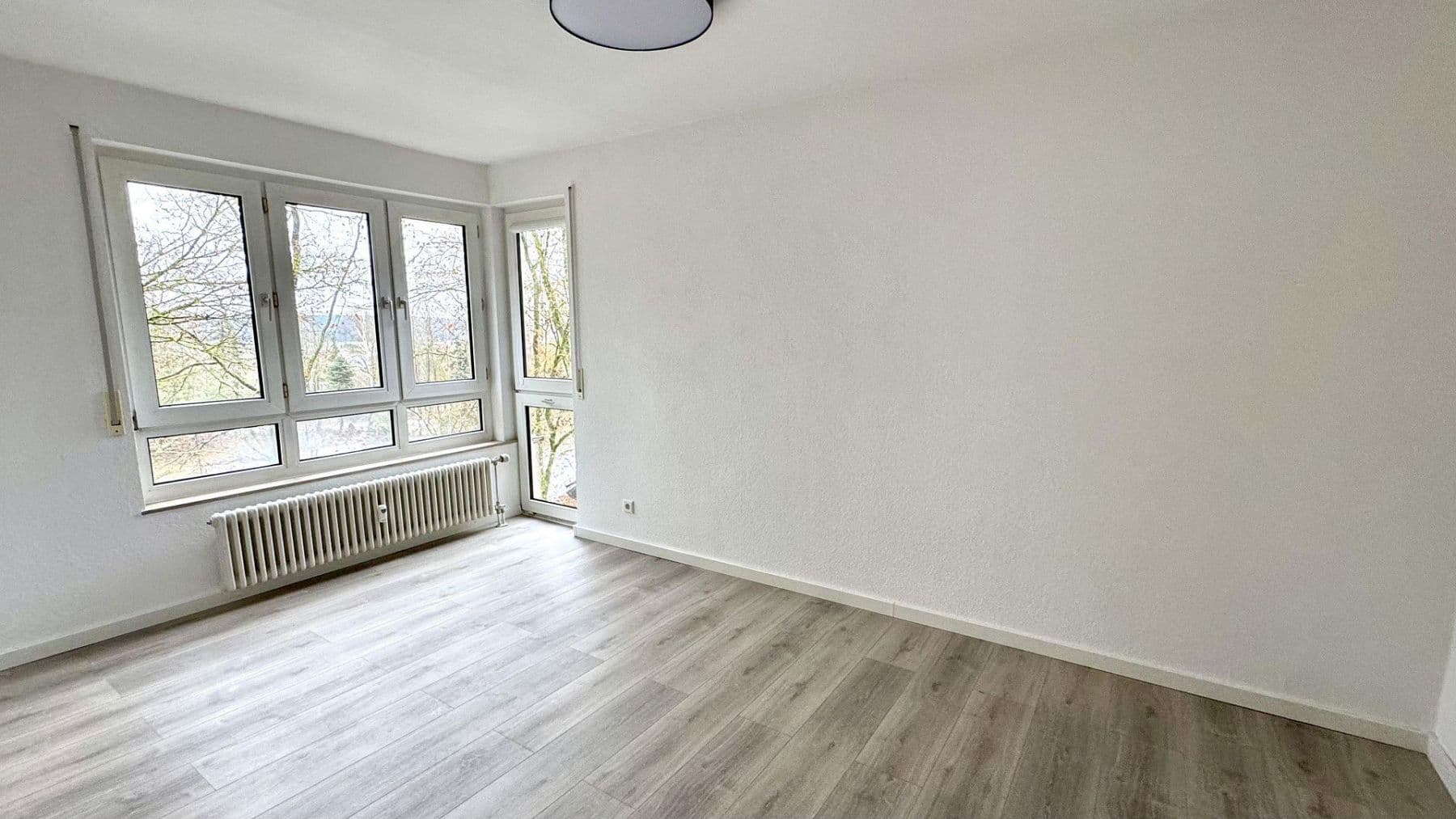 Pronájem bytu 3+1 76 m², Siegelsdorfer Straße 22a, Seukendorf, Bavorsko Pronájem bytu 3+1 76 m², Siegelsdorfer Straße 22a, Seukendorf, Bavorsko