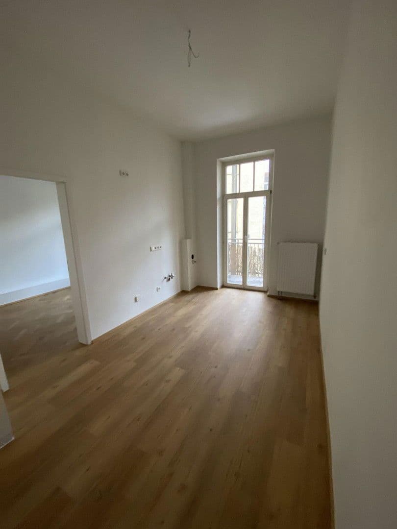 Pronájem bytu 3+1 90 m², Herzogstr. 85, München, Bavorsko Pronájem bytu 3+1 90 m², Herzogstr. 85, München, Bavorsko