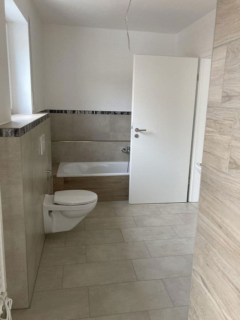 Pronájem domu 139 m², pozemek 329 m², Donaustauf, Bavorsko Pronájem domu 139 m², pozemek 329 m², Donaustauf, Bavorsko