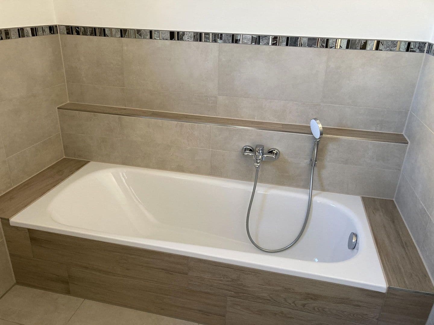 Pronájem domu 139 m², pozemek 329 m², Donaustauf, Bavorsko Pronájem domu 139 m², pozemek 329 m², Donaustauf, Bavorsko