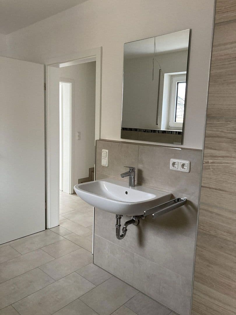 Pronájem domu 139 m², pozemek 329 m², Donaustauf, Bavorsko Pronájem domu 139 m², pozemek 329 m², Donaustauf, Bavorsko