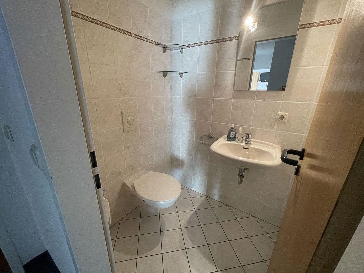 Prodej nebytového prostoru 9.657 m², Borkheide, Braniborsko Prodej nebytového prostoru 9.657 m², Borkheide, Braniborsko