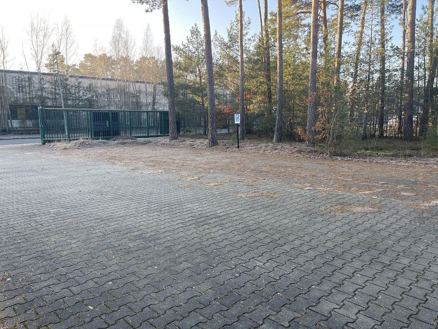 Prodej nebytového prostoru 9.657 m², Borkheide, Braniborsko Prodej nebytového prostoru 9.657 m², Borkheide, Braniborsko