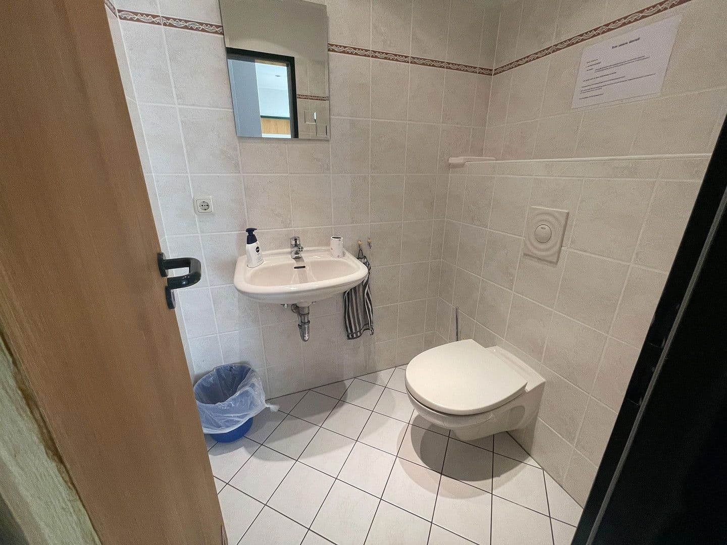 Prodej nebytového prostoru 9.657 m², Borkheide, Braniborsko Prodej nebytového prostoru 9.657 m², Borkheide, Braniborsko