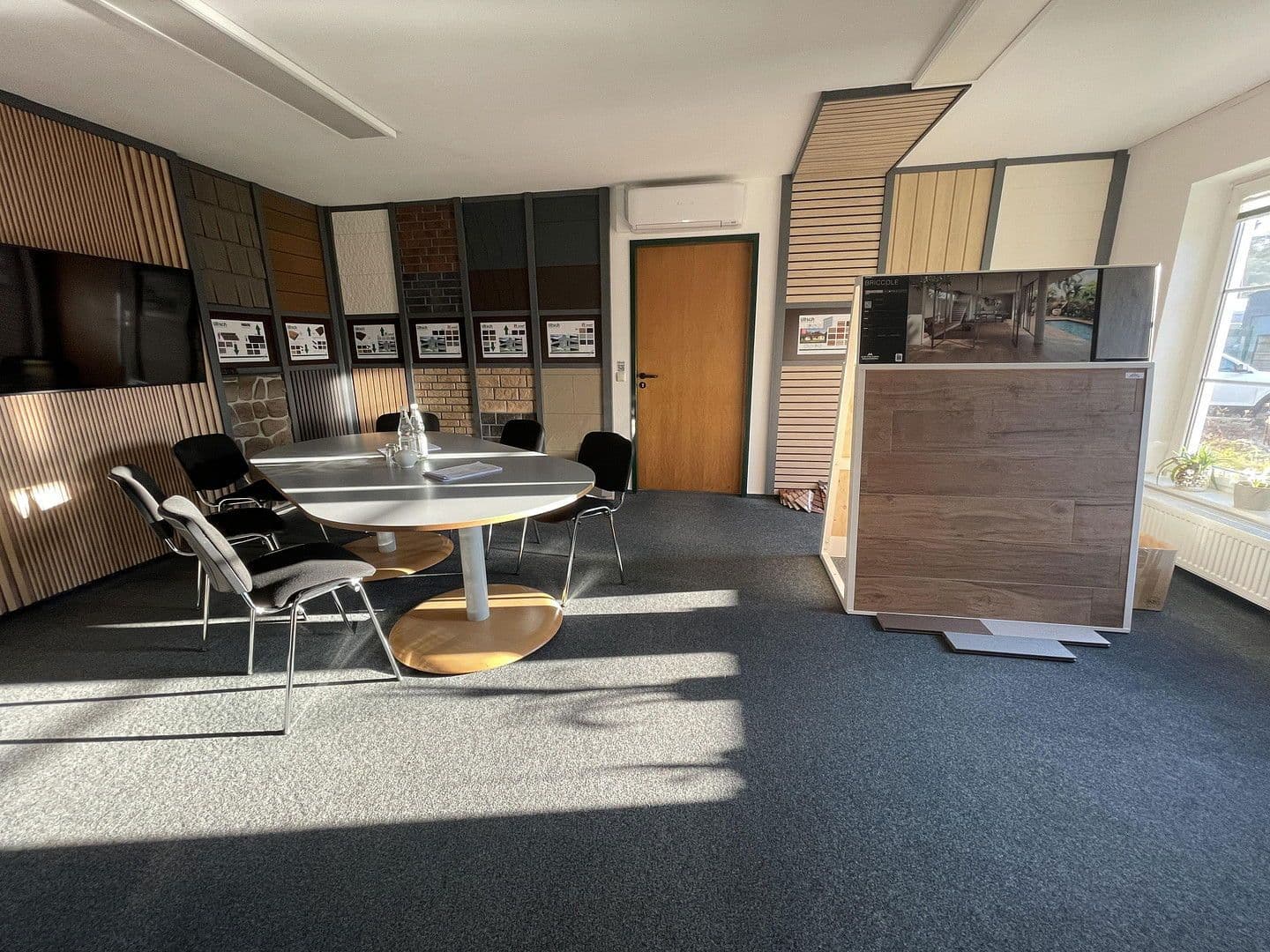 Prodej nebytového prostoru 9.657 m², Borkheide, Braniborsko Prodej nebytového prostoru 9.657 m², Borkheide, Braniborsko