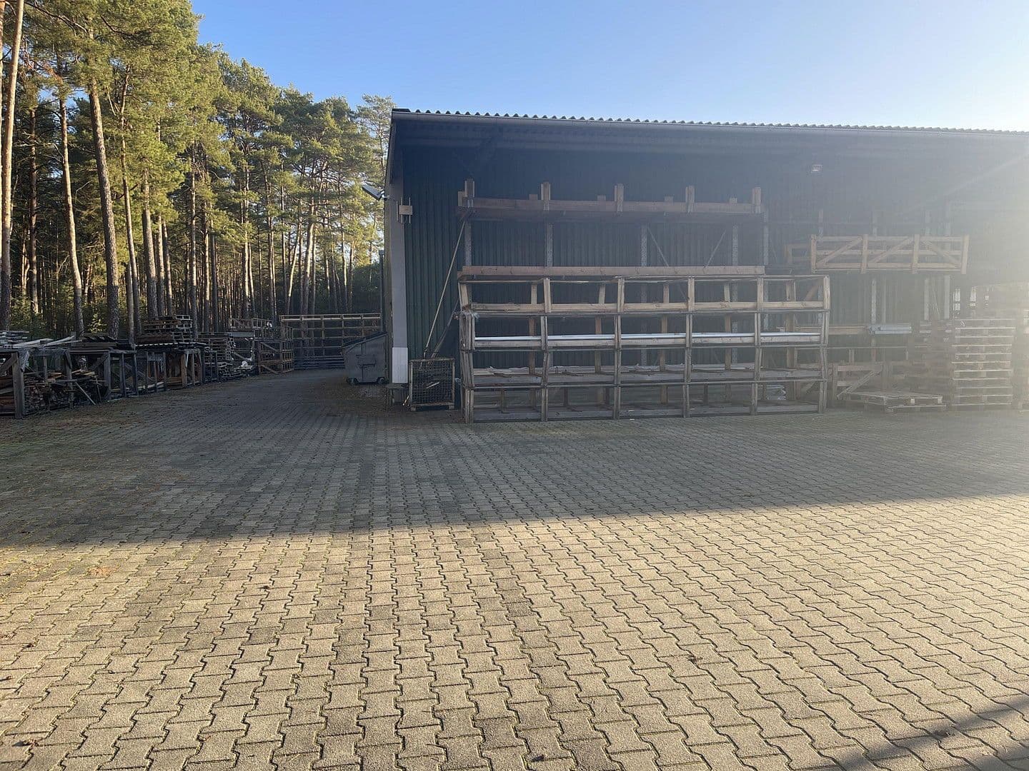 Prodej nebytového prostoru 9.657 m², Borkheide, Braniborsko Prodej nebytového prostoru 9.657 m², Borkheide, Braniborsko