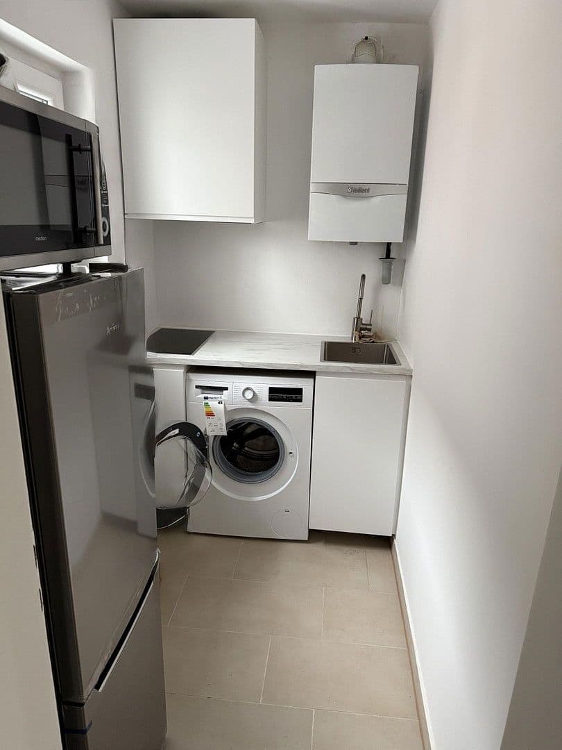 Pronájem bytu 1+1 28 m², Obere Paulusstr. 109, Stuttgart, Bádensko-Württembersko Pronájem bytu 1+1 28 m², Obere Paulusstr. 109, Stuttgart, Bádensko-Württembersko