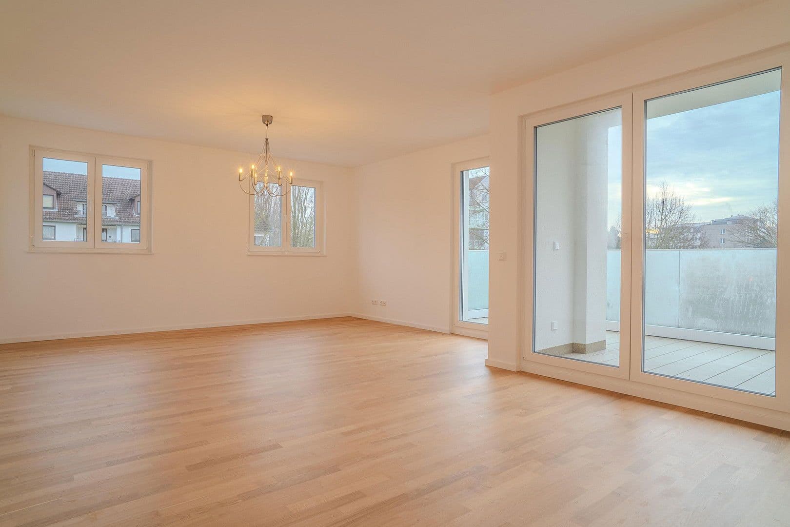 Pronájem bytu 4+1 145 m², An den Postwiesen 1, Frankfurt am Main, Hessen Pronájem bytu 4+1 145 m², An den Postwiesen 1, Frankfurt am Main, Hessen