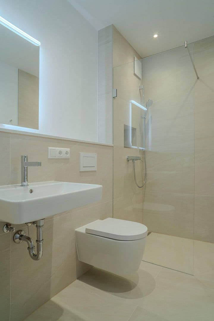 Pronájem bytu 4+1 145 m², An den Postwiesen 1, Frankfurt am Main, Hessen Pronájem bytu 4+1 145 m², An den Postwiesen 1, Frankfurt am Main, Hessen