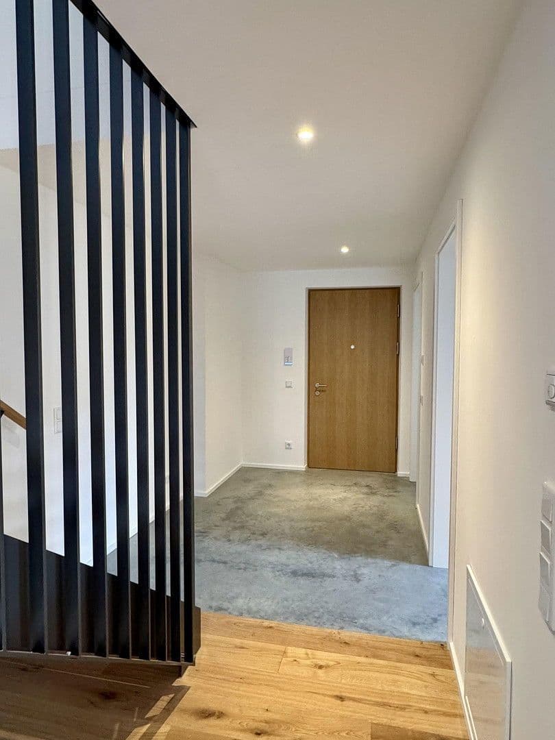 Pronájem bytu 5+1 135 m², Happinger Straße 66, Rosenheim, Bavorsko Pronájem bytu 5+1 135 m², Happinger Straße 66, Rosenheim, Bavorsko