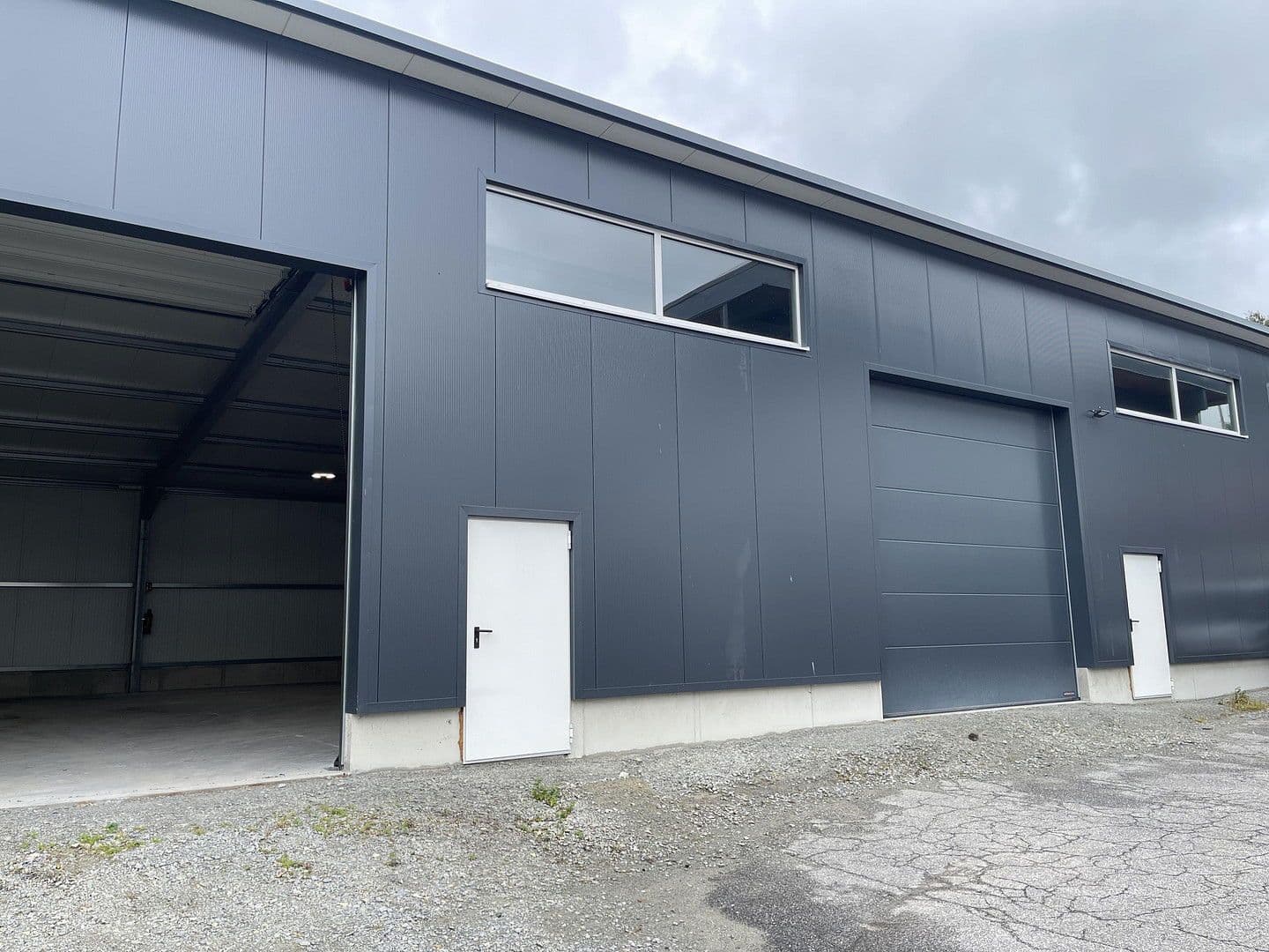 Pronájem nebytového prostoru 930 m², Lauterbachstraße 89, Eggenfelden, Bavorsko Pronájem nebytového prostoru 930 m², Lauterbachstraße 89, Eggenfelden, Bavorsko