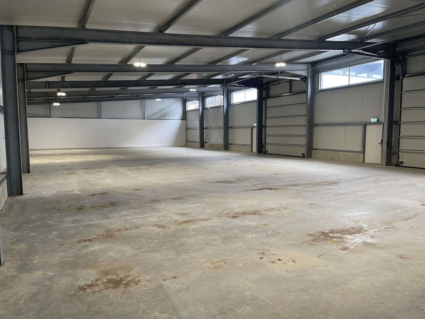 Pronájem nebytového prostoru 930 m², Lauterbachstraße 89, Eggenfelden, Bavorsko Pronájem nebytového prostoru 930 m², Lauterbachstraße 89, Eggenfelden, Bavorsko