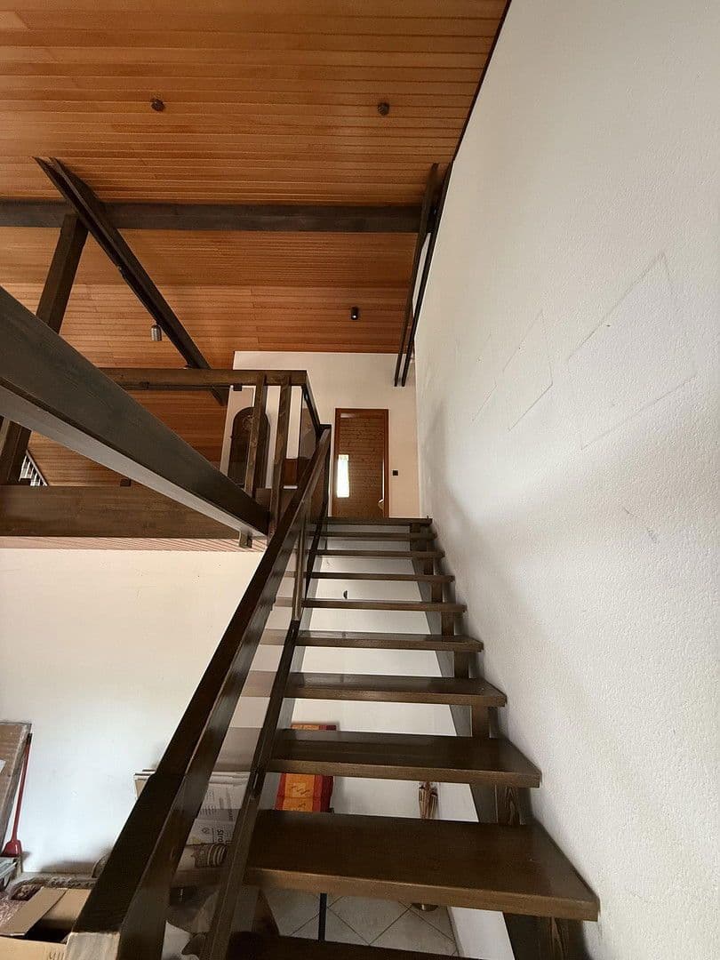 Prodej domu 193 m², pozemek 777 m², Neumarkt in der Oberpfalz, Bavorsko Prodej domu 193 m², pozemek 777 m², Neumarkt in der Oberpfalz, Bavorsko