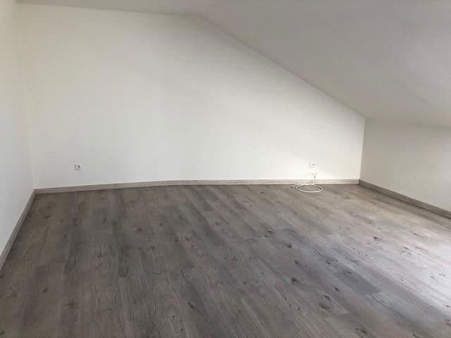 Pronájem bytu 2+1 80 m², Röthgener Str. 16, Eschweiler, Severní Porýní-Vestfálsko Pronájem bytu 2+1 80 m², Röthgener Str. 16, Eschweiler, Severní Porýní-Vestfálsko