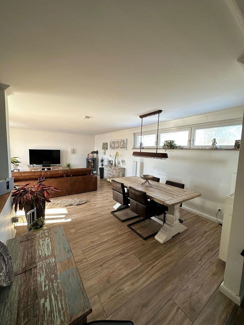 Prodej domu 100 m², pozemek 322 m², Norderstedt, Šlesvicko-Holštýnsko Prodej domu 100 m², pozemek 322 m², Norderstedt, Šlesvicko-Holštýnsko