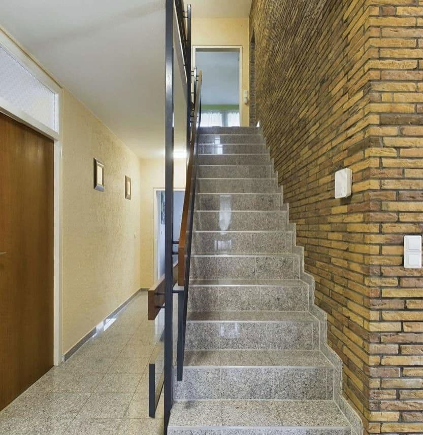 Prodej domu 186 m², pozemek 579 m², Horst-Schork-Str. 93, Ludwigshafen, Porýní-Falc Prodej domu 186 m², pozemek 579 m², Horst-Schork-Str. 93, Ludwigshafen, Porýní-Falc