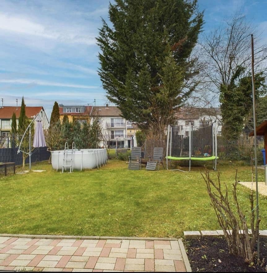 Prodej domu 186 m², pozemek 579 m², Horst-Schork-Str. 93, Ludwigshafen, Porýní-Falc Prodej domu 186 m², pozemek 579 m², Horst-Schork-Str. 93, Ludwigshafen, Porýní-Falc