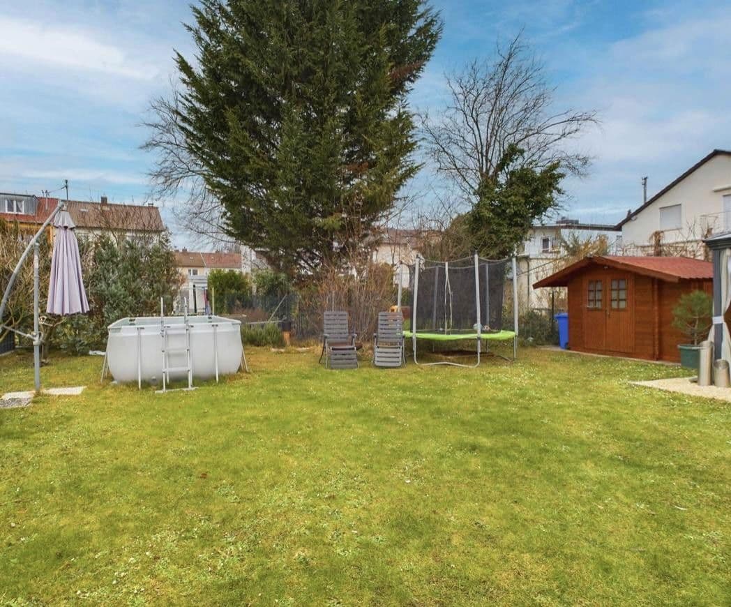 Prodej domu 186 m², pozemek 579 m², Horst-Schork-Str. 93, Ludwigshafen, Porýní-Falc Prodej domu 186 m², pozemek 579 m², Horst-Schork-Str. 93, Ludwigshafen, Porýní-Falc