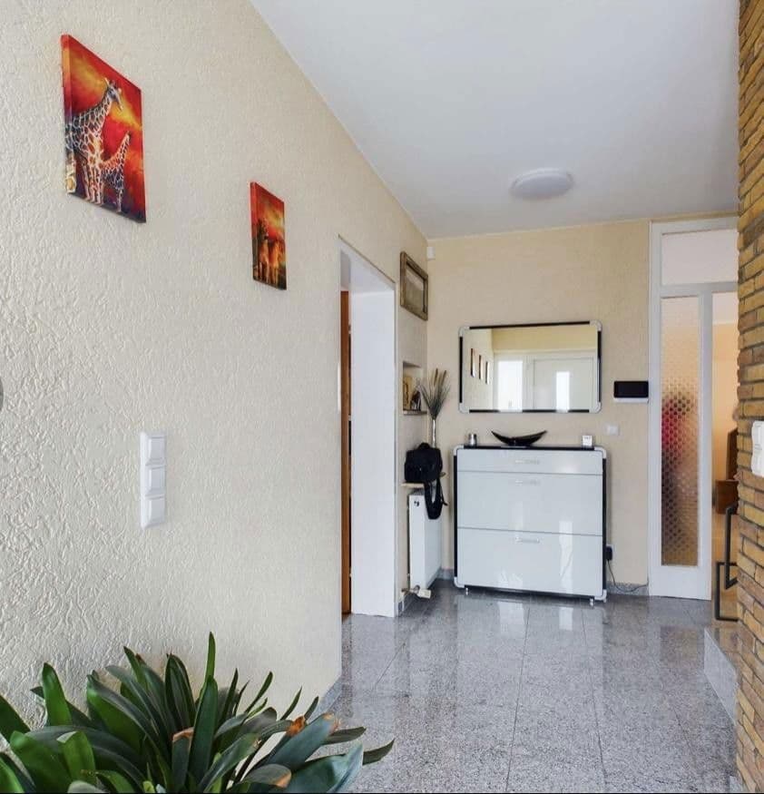 Prodej domu 186 m², pozemek 579 m², Horst-Schork-Str. 93, Ludwigshafen, Porýní-Falc Prodej domu 186 m², pozemek 579 m², Horst-Schork-Str. 93, Ludwigshafen, Porýní-Falc