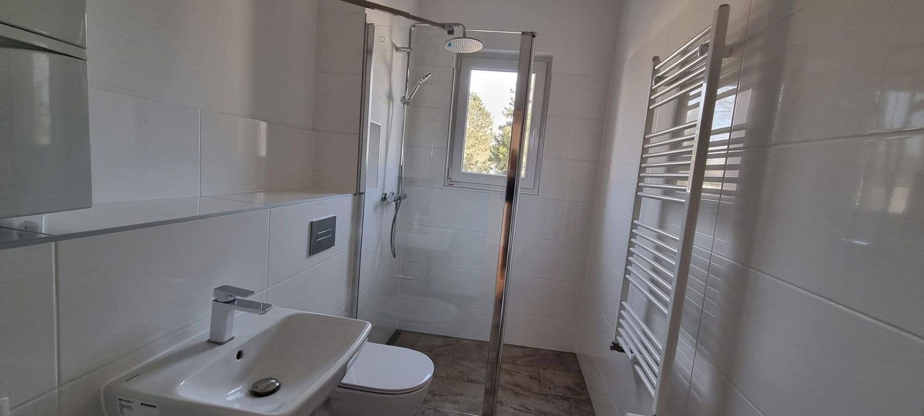 Pronájem bytu 4+1 115 m², Akazienallee 24, Berlin, Berlín Pronájem bytu 4+1 115 m², Akazienallee 24, Berlin, Berlín