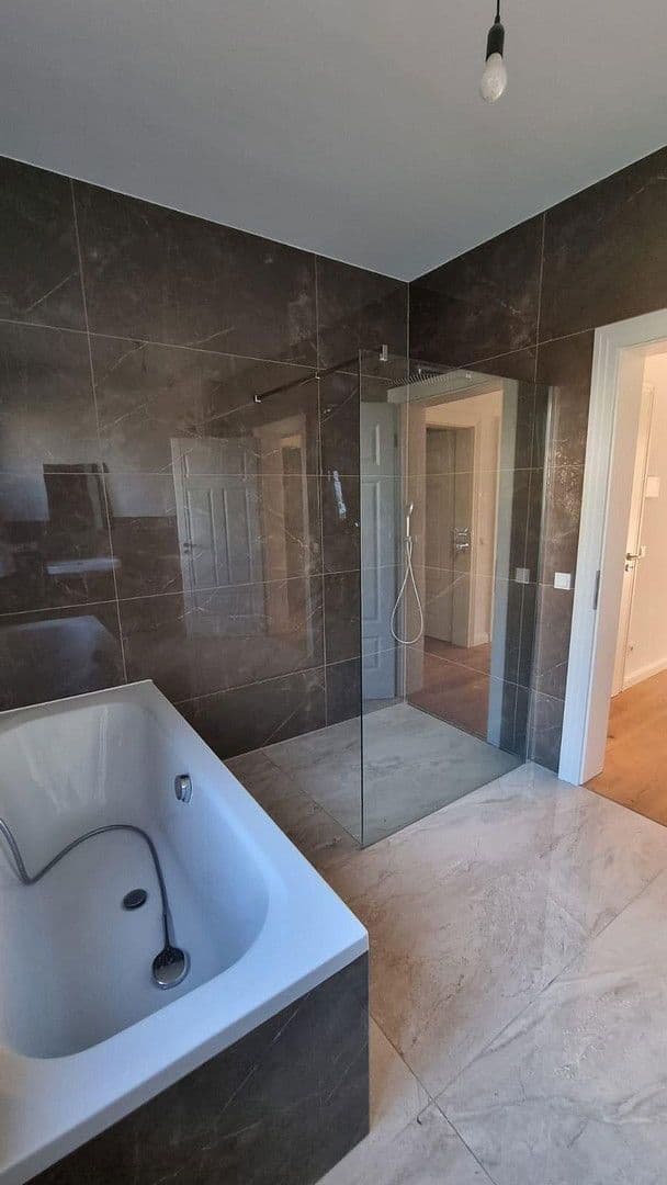 Pronájem domu 197 m², pozemek 485 m², Berlin, Berlín Pronájem domu 197 m², pozemek 485 m², Berlin, Berlín