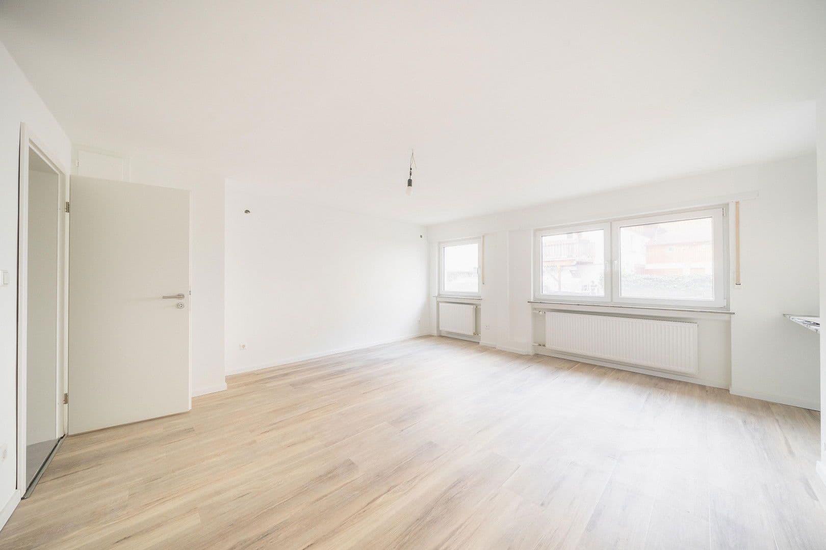 Pronájem bytu 1+kk 40 m², Talstraße 128, Schriesheim, Bádensko-Württembersko Pronájem bytu 1+kk 40 m², Talstraße 128, Schriesheim, Bádensko-Württembersko