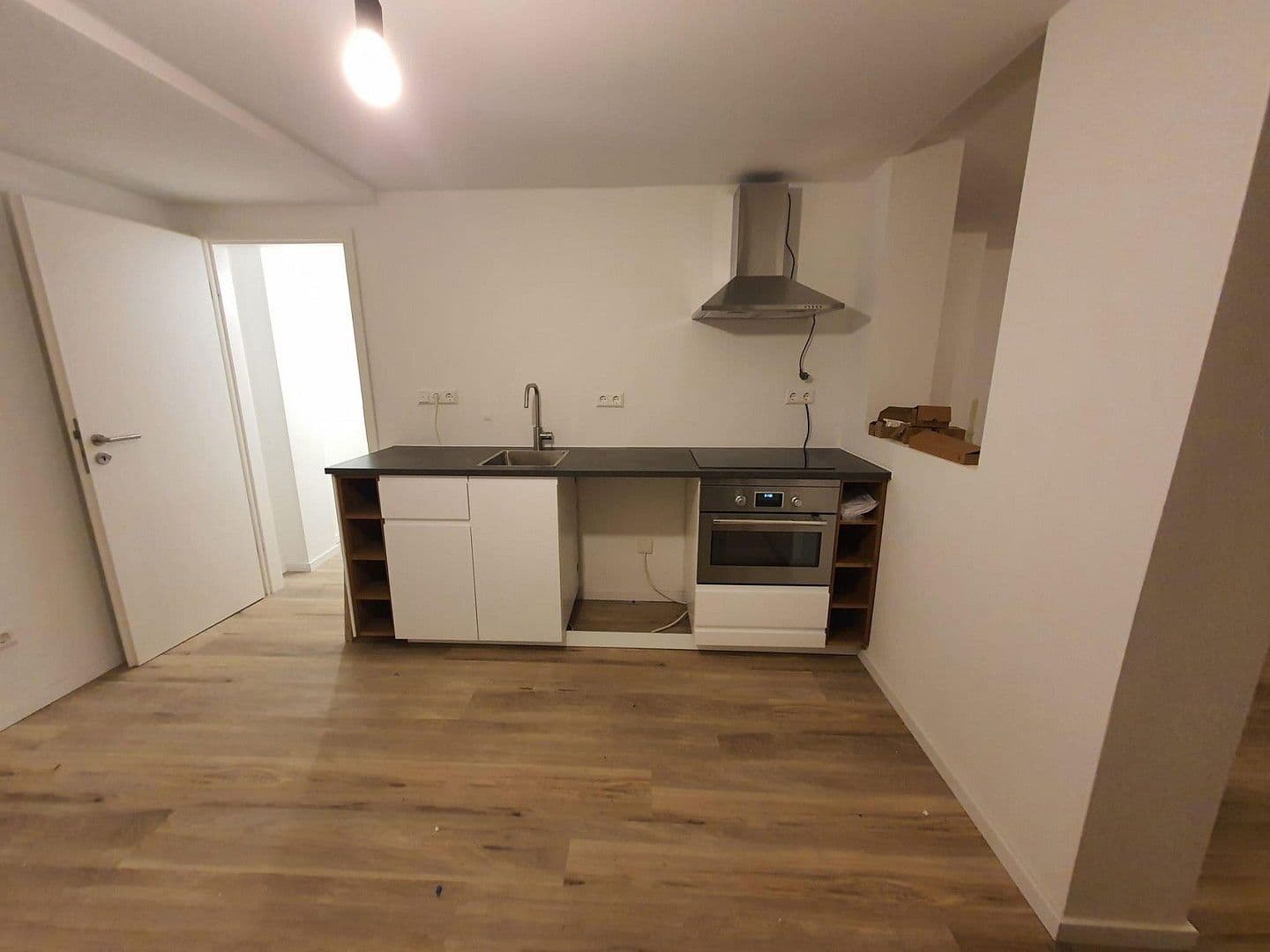 Pronájem bytu 1+kk 40 m², Talstraße 128, Schriesheim, Bádensko-Württembersko Pronájem bytu 1+kk 40 m², Talstraße 128, Schriesheim, Bádensko-Württembersko