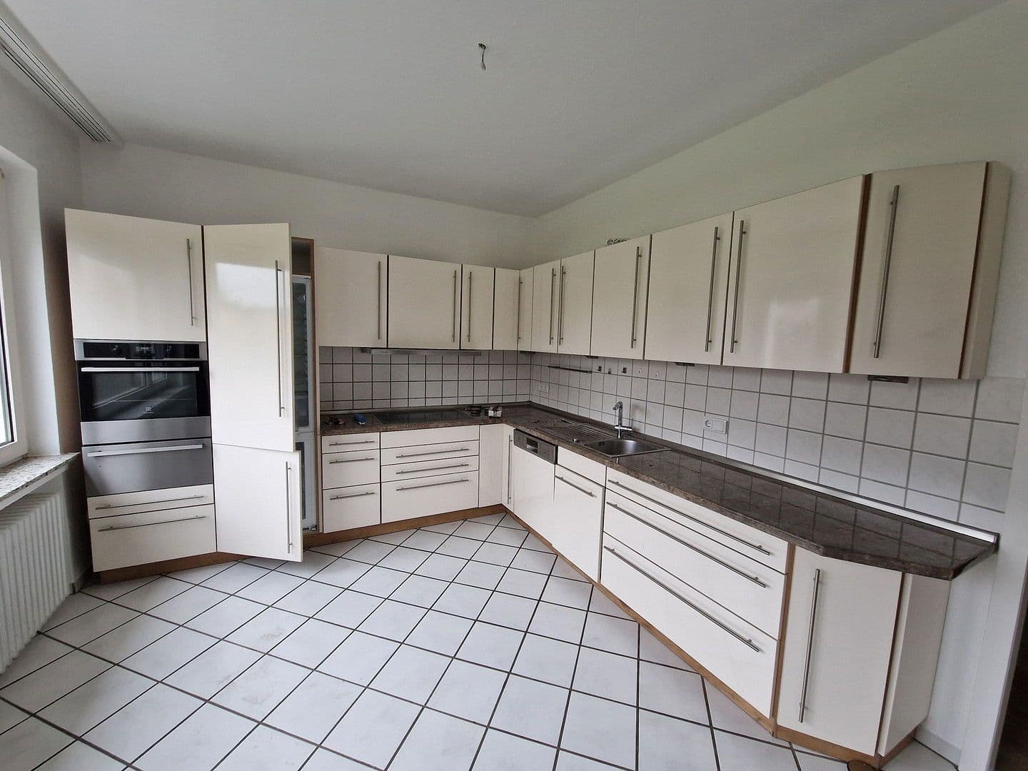 Pronájem bytu 3+1 95 m², Volkhausenstraße 21, Bad Salzuflen, Severní Porýní-Vestfálsko Pronájem bytu 3+1 95 m², Volkhausenstraße 21, Bad Salzuflen, Severní Porýní-Vestfálsko