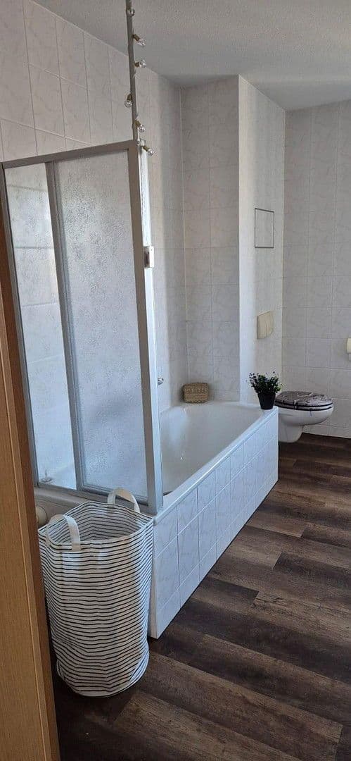 Pronájem bytu 2+1 69 m², Schulstraße 26, Chemnitz-Altchemnitz, Sasko Pronájem bytu 2+1 69 m², Schulstraße 26, Chemnitz-Altchemnitz, Sasko