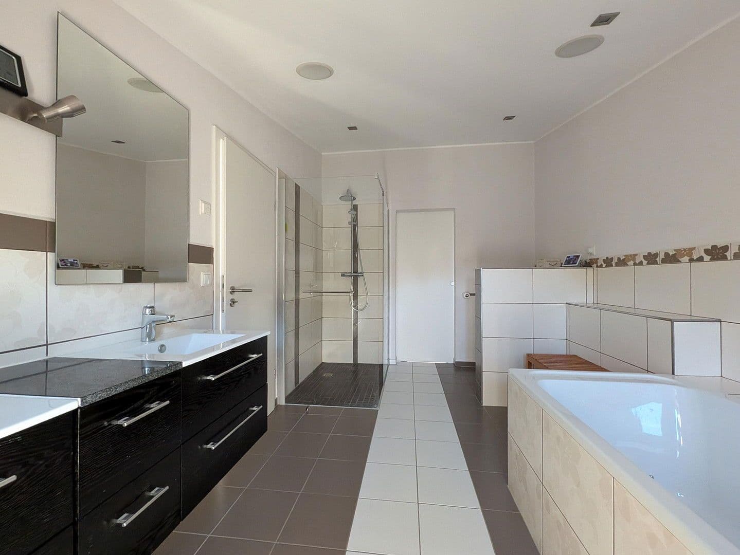 Prodej domu 180 m², pozemek 1.474 m², Pantelitz, Mecklenburg-Vorpommern Prodej domu 180 m², pozemek 1.474 m², Pantelitz, Mecklenburg-Vorpommern