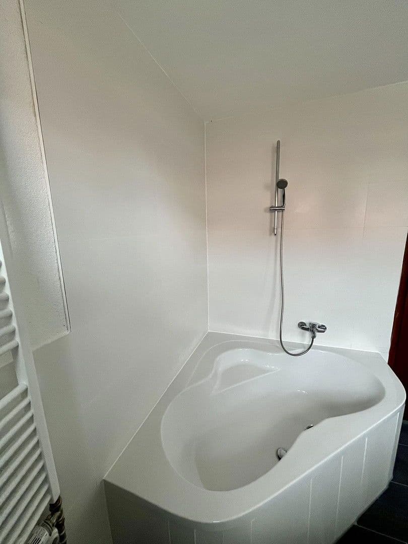 Pronájem bytu 3+1 107 m², Gesundbrunnen 1, Göttingen, Dolní Sasko Pronájem bytu 3+1 107 m², Gesundbrunnen 1, Göttingen, Dolní Sasko