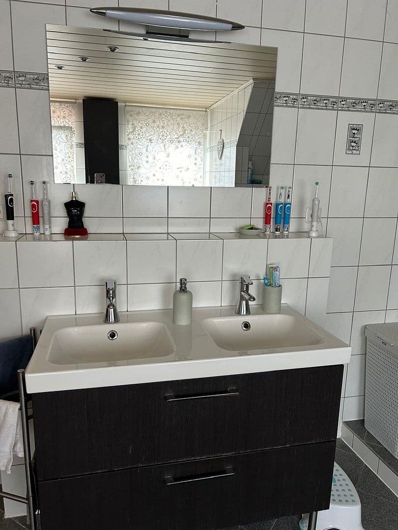 Prodej domu 172 m², pozemek 212 m², Oberheimbach, Porýní-Falc Prodej domu 172 m², pozemek 212 m², Oberheimbach, Porýní-Falc